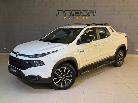 FIAT TORO 2.0 16V TURBO DIESEL ULTRA 4WD AT9 FIAT TORO 2.0 16V TURBO DIESEL ULTRA 4WD AT9